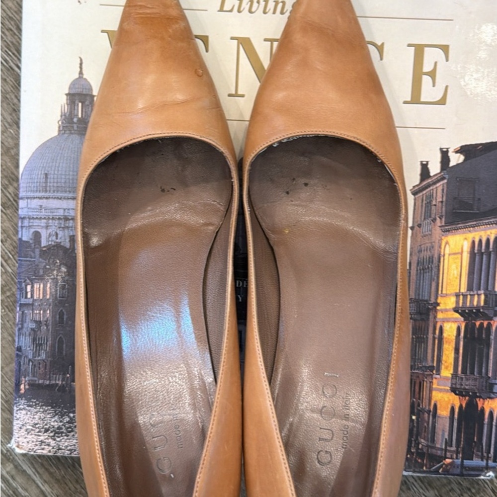 Gucci Tan Leather Pointed-Toe Pumps - Picture 7 of 9